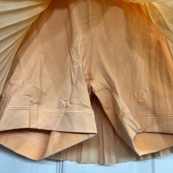 LULULEMON orange skort (SOLD in FBM) - Picture 2 of 3